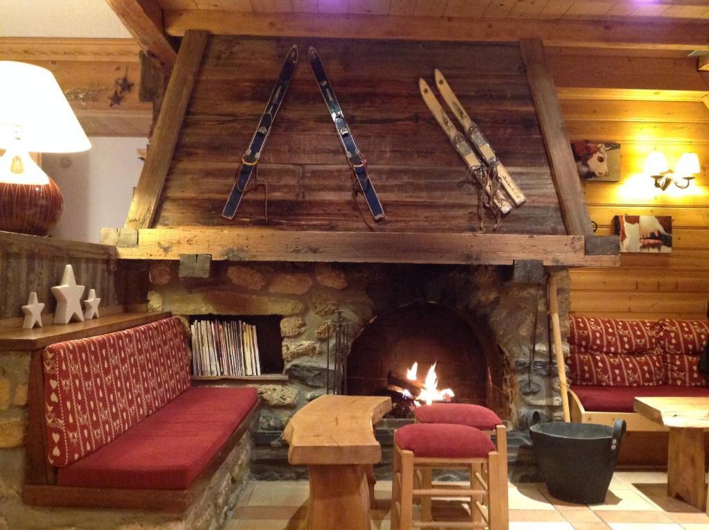 Le Caprice Des Neiges Hotel Кре-Волан Екстериор снимка